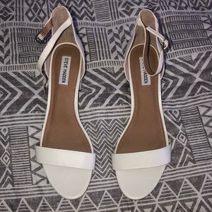 NWOT Steve Madden white Irenee heels size 11